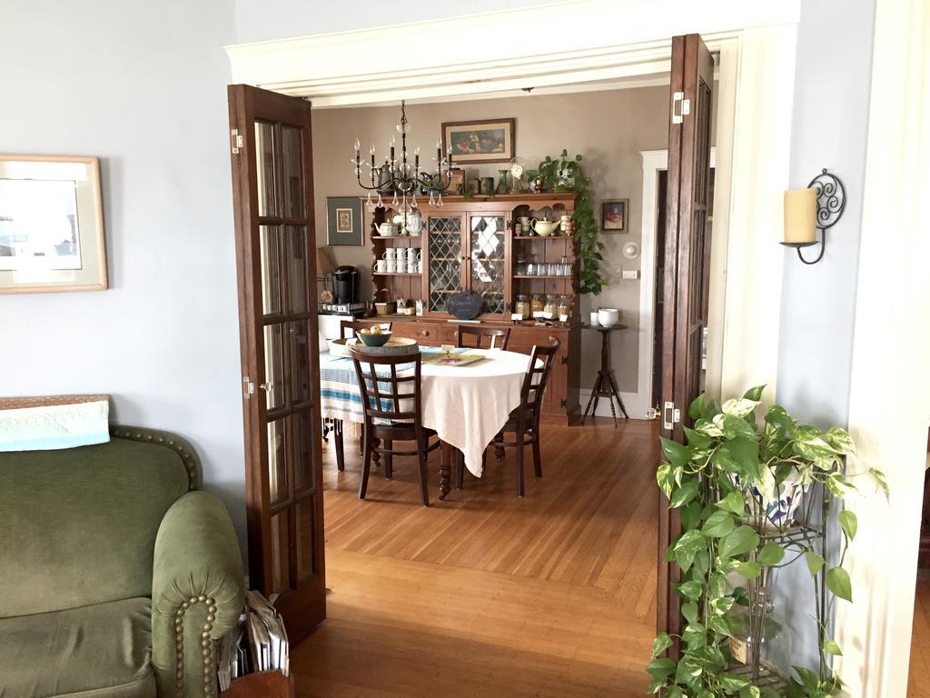 Harrington House Bed & Breakfastウィンスロップ エクステリア 写真